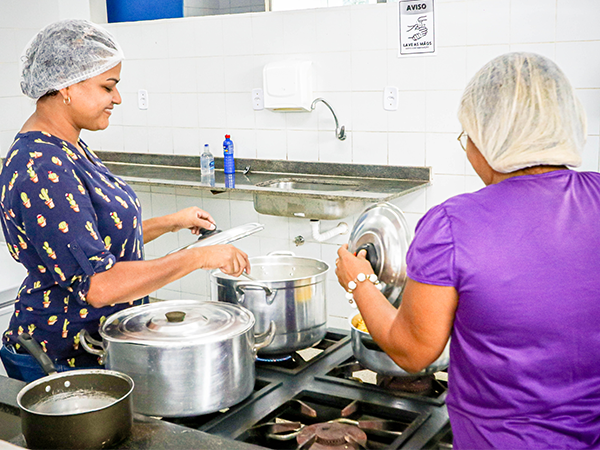 Escolas da Rede Municipal de Ensino de Paço do Lumiar voltam a servir alimentação para os alunos de forma regular